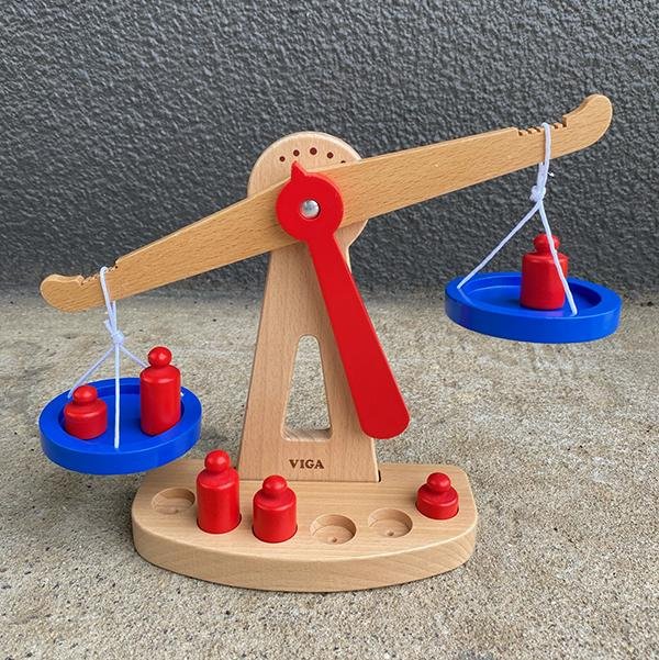 Wooden store scale toy