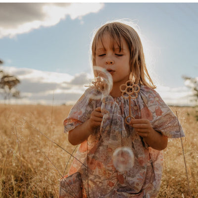 Flower Eco Bubble Wand | Kinfolk Pantry - Lucas loves cars