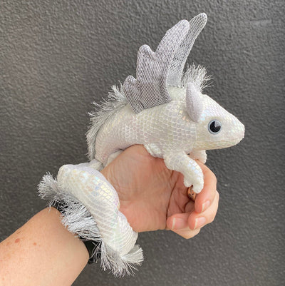 Finger Puppet Pearl Dragon | Folkmanis