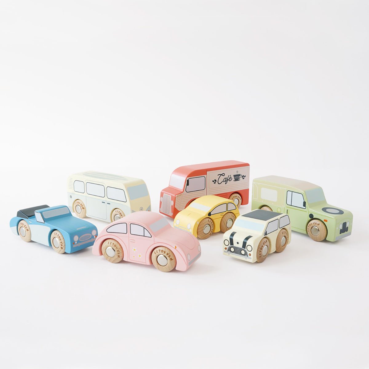 Le Toy Van Vintage Cars | Le Toy Van - Lucas loves cars