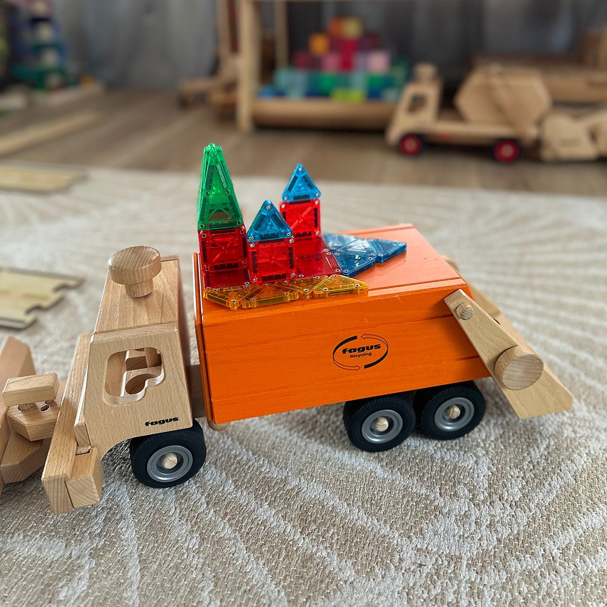 Magna Tiles MicroMAGS Travel | Magna Tiles - Lucas loves cars