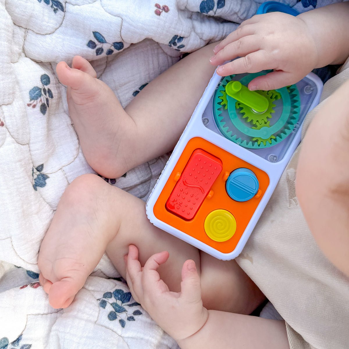 Playtab Go | Fat Brain Toys - Lucas loves cars