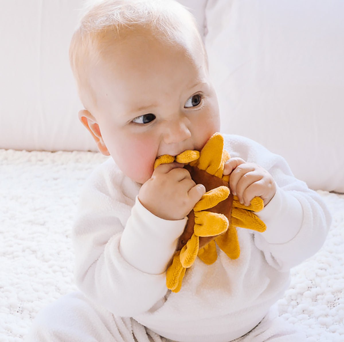 Tikiri Scrunchie Sunflower | Tikiri - Lucas loves cars