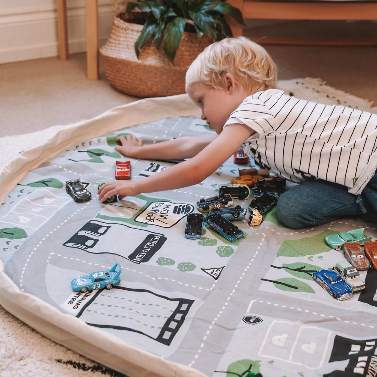 Play Pouch Town Track | Play Pouch - Lucas loves cars