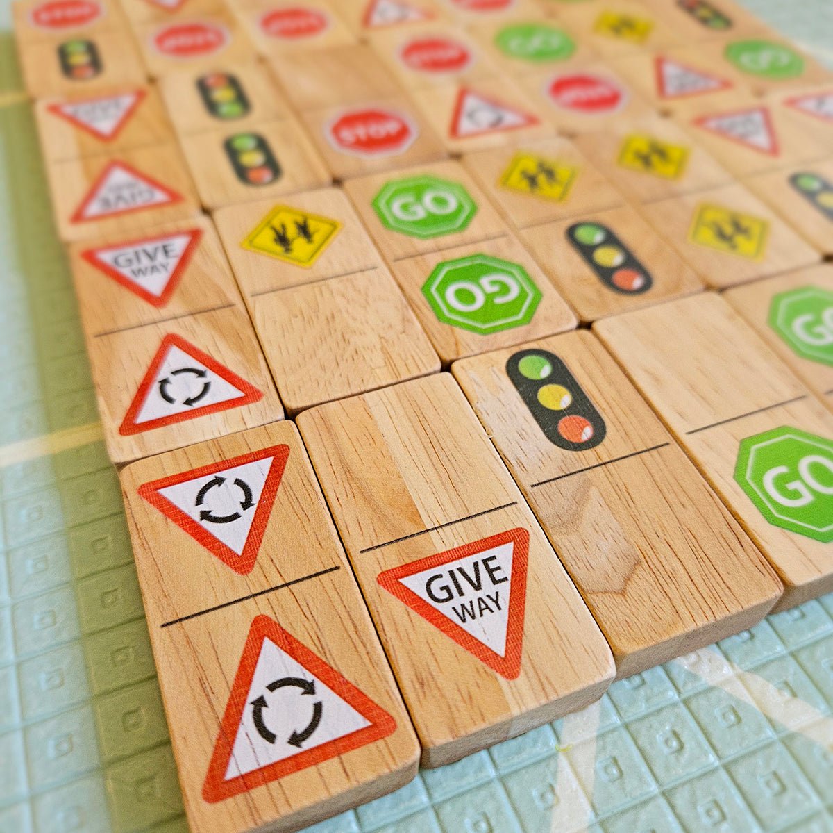 Traffic Sign Domino set | QToys