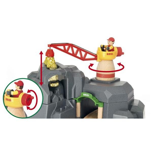 Brio Mountain Crane Tunnel – Lucas loves cars1