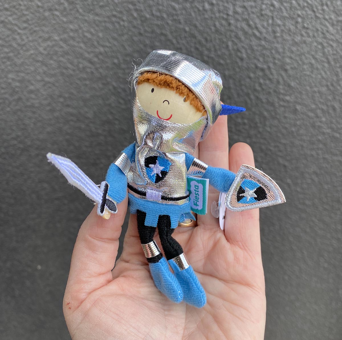 Fiesta Crafts finger puppets knight | finger puppet toy blue knight ...