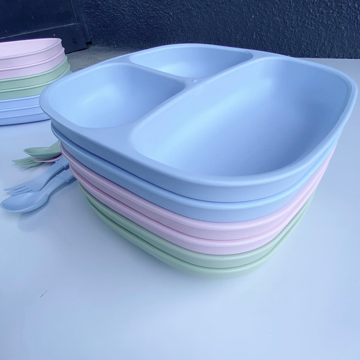 Replay Divided Plate Pastel | Replay