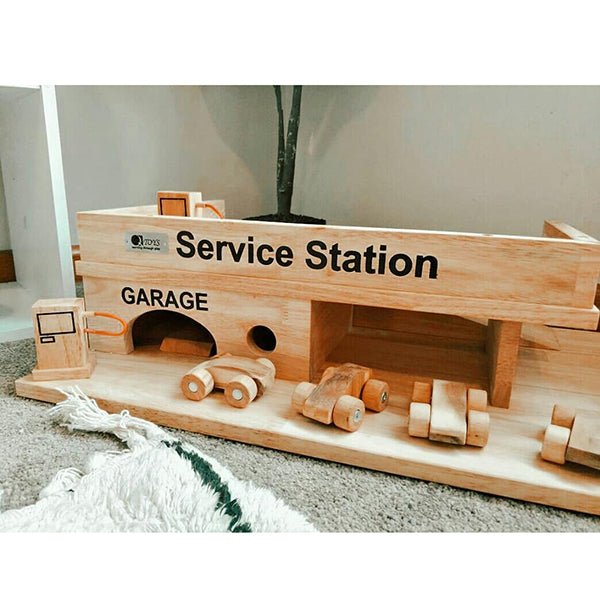 Wooden Service Station | QToys